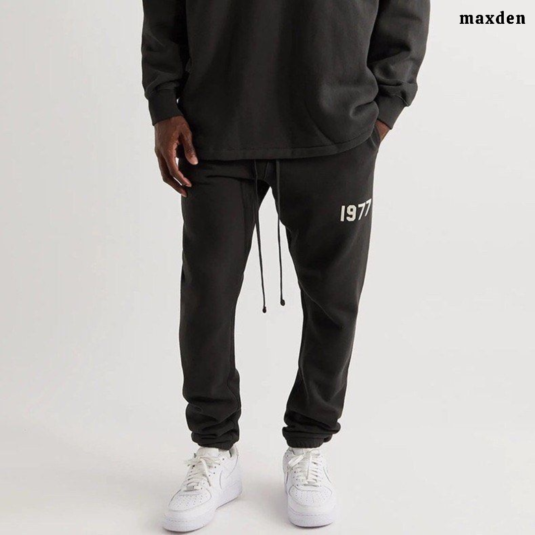 ESSENTIALS 1977 HOODIE + FREE TRACKPANTS