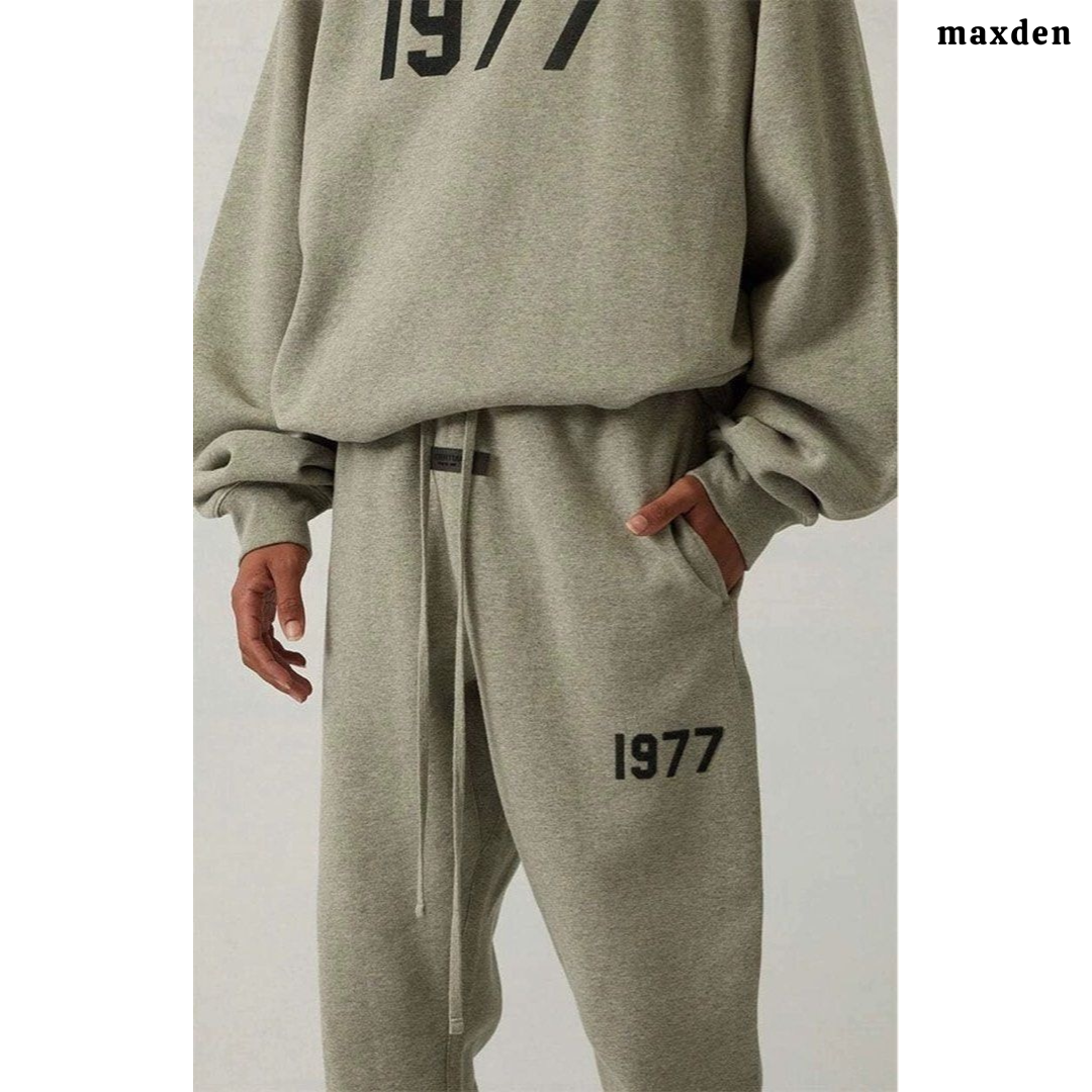 ESSENTIALS 1977 HOODIE + FREE TRACKPANTS